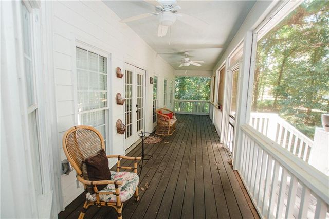 1011 Lakeside Court, Bishop, GA 30621