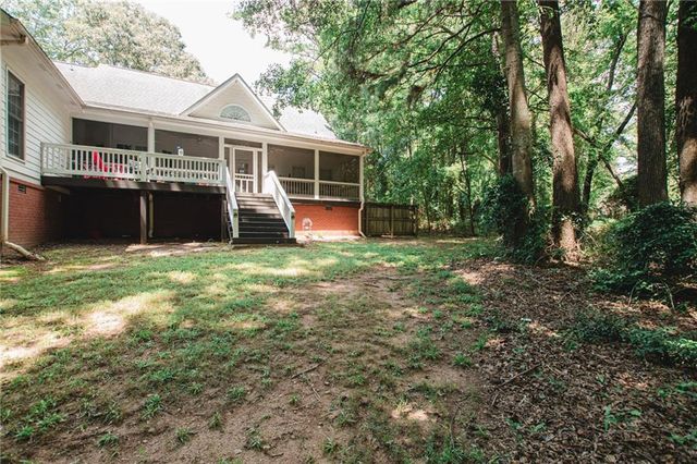 1011 Lakeside Court, Bishop, GA 30621