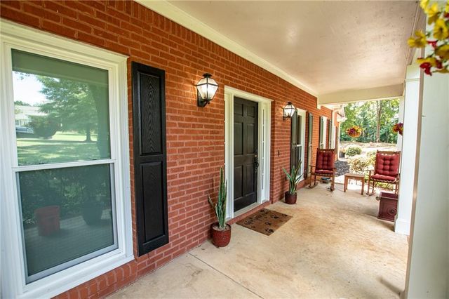 1011 Lakeside Court, Bishop, GA 30621