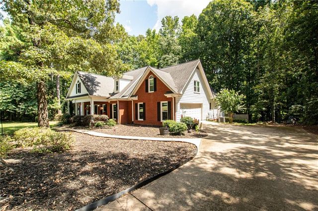 1011 Lakeside Court, Bishop, GA 30621