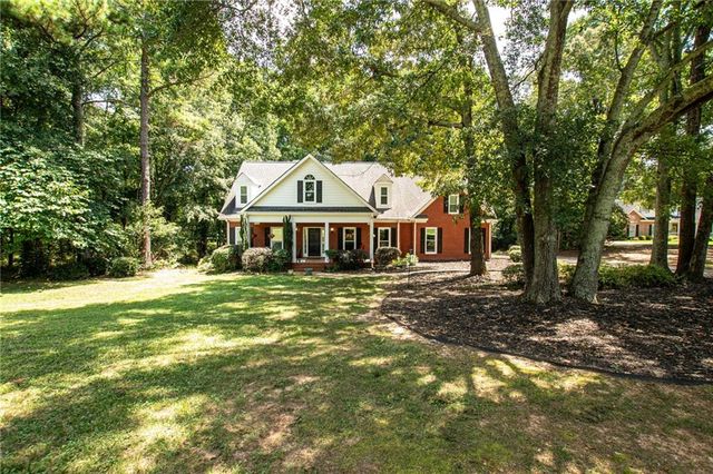 1011 Lakeside Court, Bishop, GA 30621