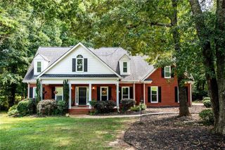 1011 Lakeside Court, Bishop, GA 30621