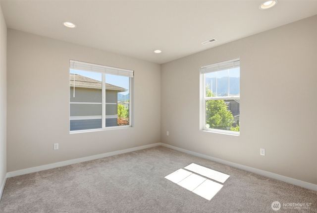 938 NE 4th, North Bend, WA 98045