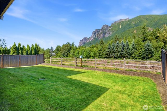 938 NE 4th, North Bend, WA 98045
