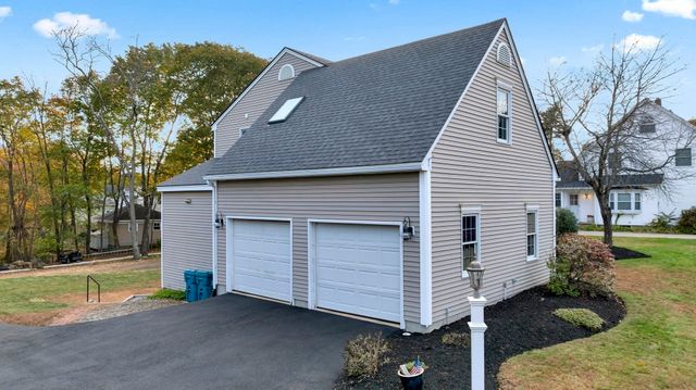 108 Linwood St, Uxbridge, MA 01569