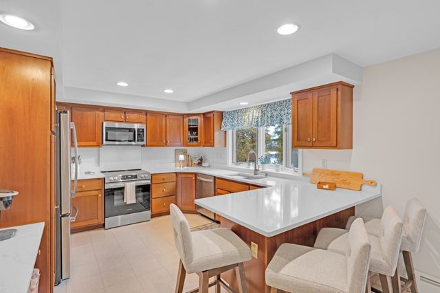 108 Linwood St, Uxbridge, MA 01569