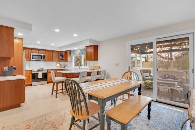 108 Linwood St, Uxbridge, MA 01569