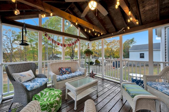 108 Linwood St, Uxbridge, MA 01569