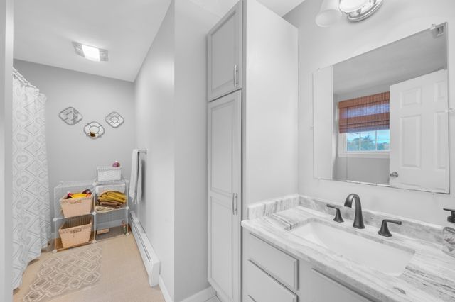 108 Linwood St, Uxbridge, MA 01569