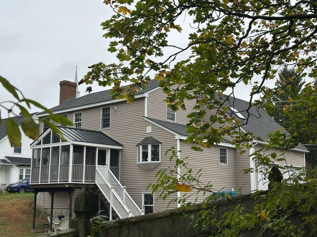 108 Linwood St, Uxbridge, MA 01569