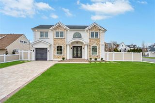 102 Cotton Lane, Levittown, NY 11756