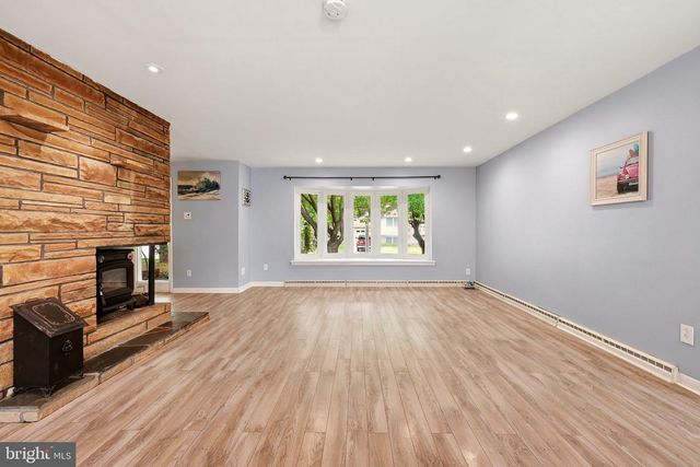 408 FERN AVE, Woodbury, NJ 08096