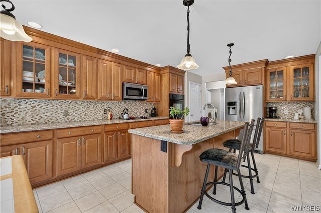 3548 Northcreek Run, Wheatfield, NY 14120