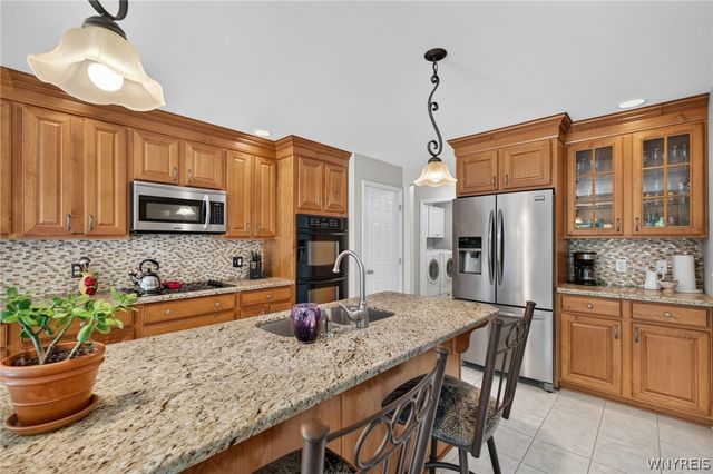 3548 Northcreek Run, Wheatfield, NY 14120