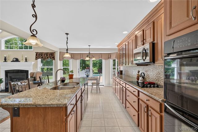 3548 Northcreek Run, Wheatfield, NY 14120