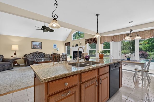 3548 Northcreek Run, Wheatfield, NY 14120