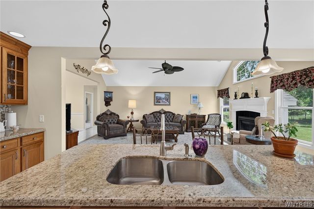 3548 Northcreek Run, Wheatfield, NY 14120
