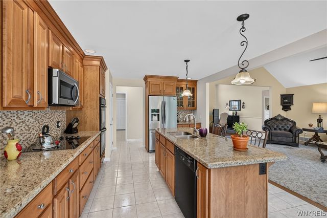 3548 Northcreek Run, Wheatfield, NY 14120