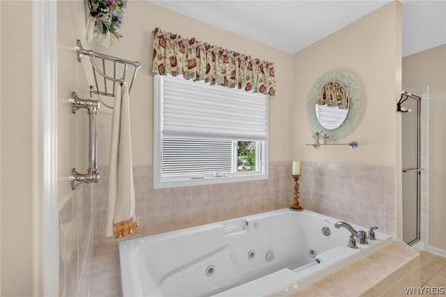 3548 Northcreek Run, Wheatfield, NY 14120