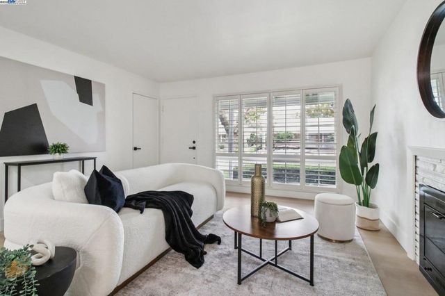 16045 Via Cordoba, San Lorenzo, CA 94580