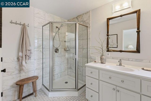 1122 Juanita Dr, Lafayette, CA 94595