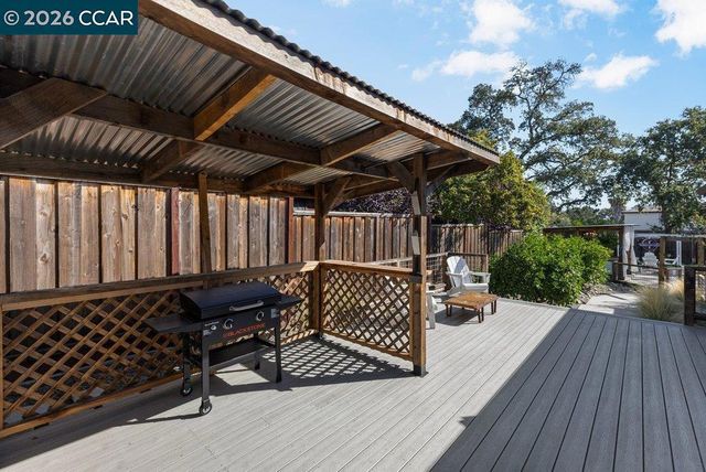 1122 Juanita Dr, Lafayette, CA 94595
