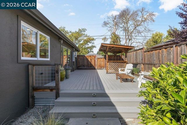 1122 Juanita Dr, Lafayette, CA 94595