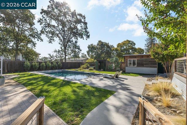 1122 Juanita Dr, Lafayette, CA 94595