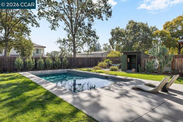 1122 Juanita Dr, Lafayette, CA 94595