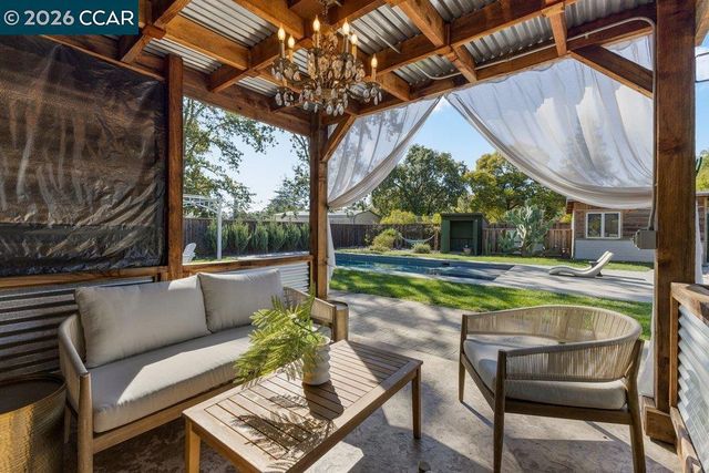 1122 Juanita Dr, Lafayette, CA 94595