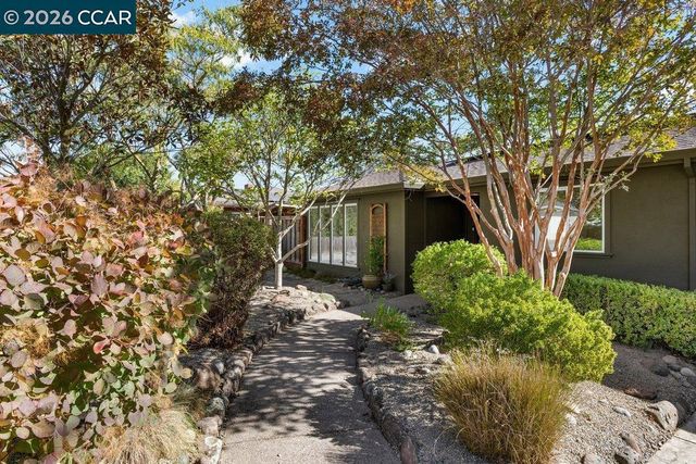 1122 Juanita Dr, Lafayette, CA 94595