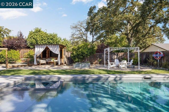 1122 Juanita Dr, Lafayette, CA 94595
