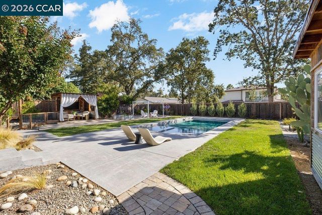 1122 Juanita Dr, Lafayette, CA 94595