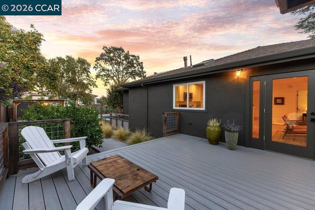 1122 Juanita Dr, Lafayette, CA 94595