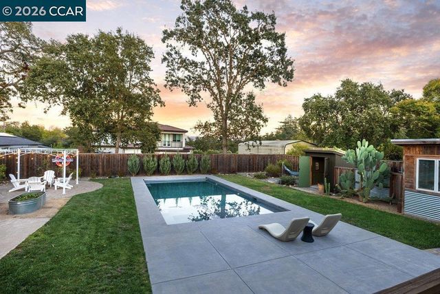 1122 Juanita Dr, Lafayette, CA 94595