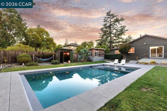 1122 Juanita Dr, Lafayette, CA 94595