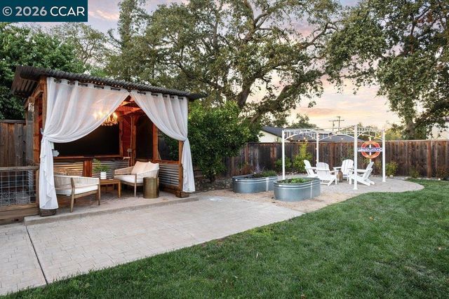 1122 Juanita Dr, Lafayette, CA 94595