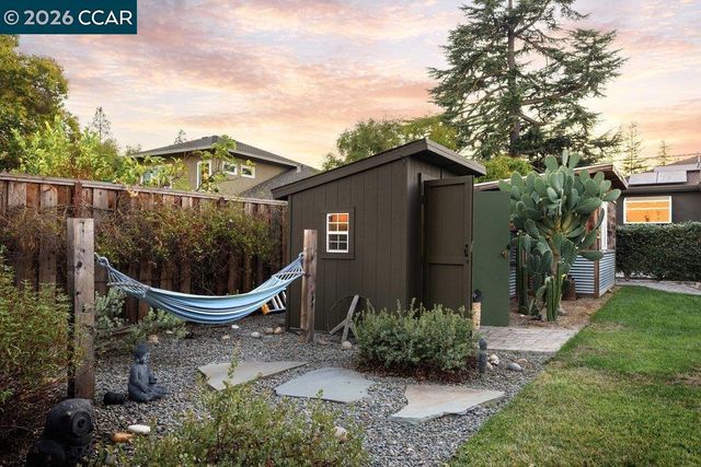 1122 Juanita Dr, Lafayette, CA 94595