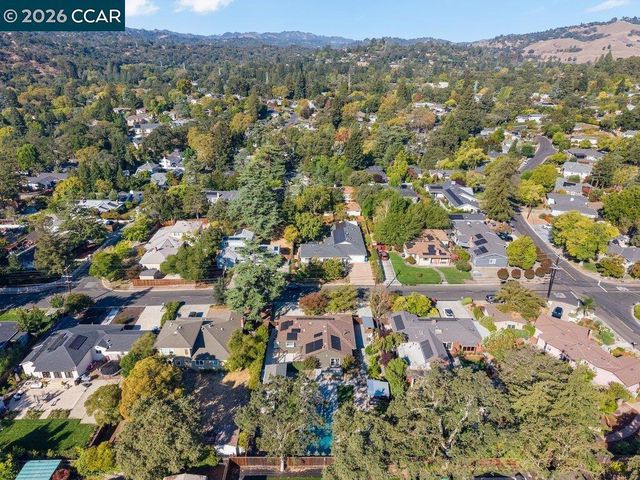 1122 Juanita Dr, Lafayette, CA 94595