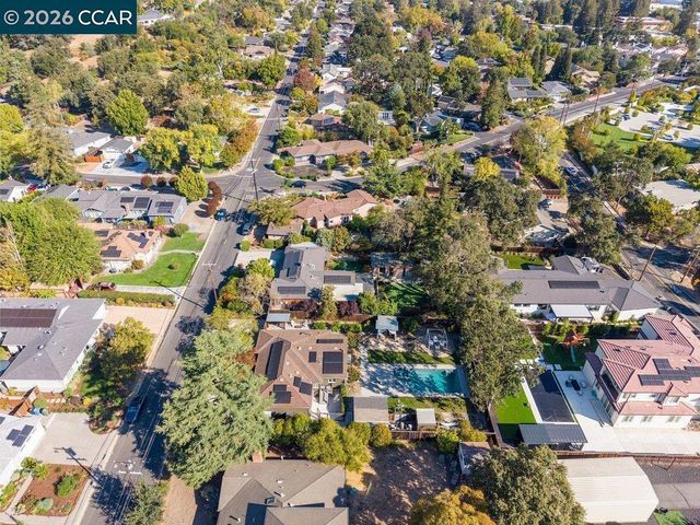 1122 Juanita Dr, Lafayette, CA 94595