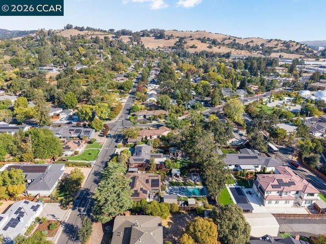 1122 Juanita Dr, Lafayette, CA 94595