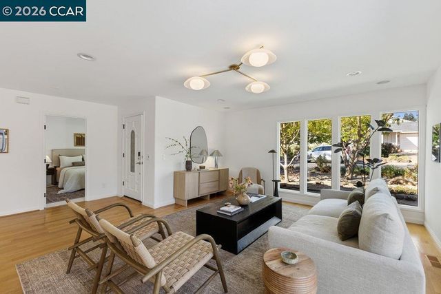 1122 Juanita Dr, Lafayette, CA 94595