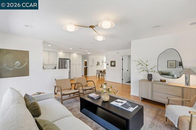 1122 Juanita Dr, Lafayette, CA 94595