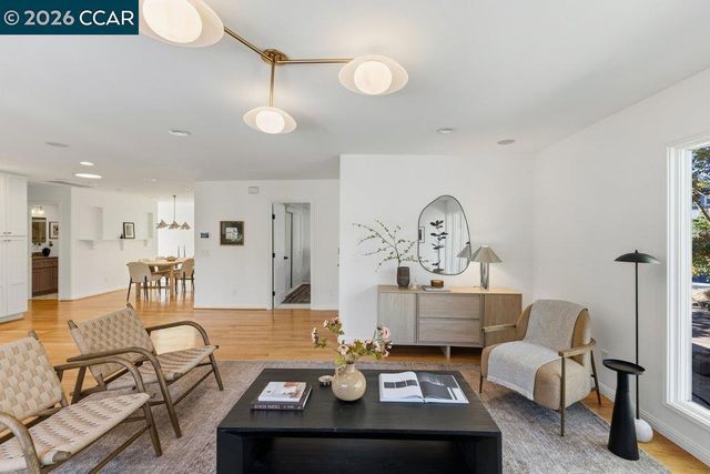1122 Juanita Dr, Lafayette, CA 94595