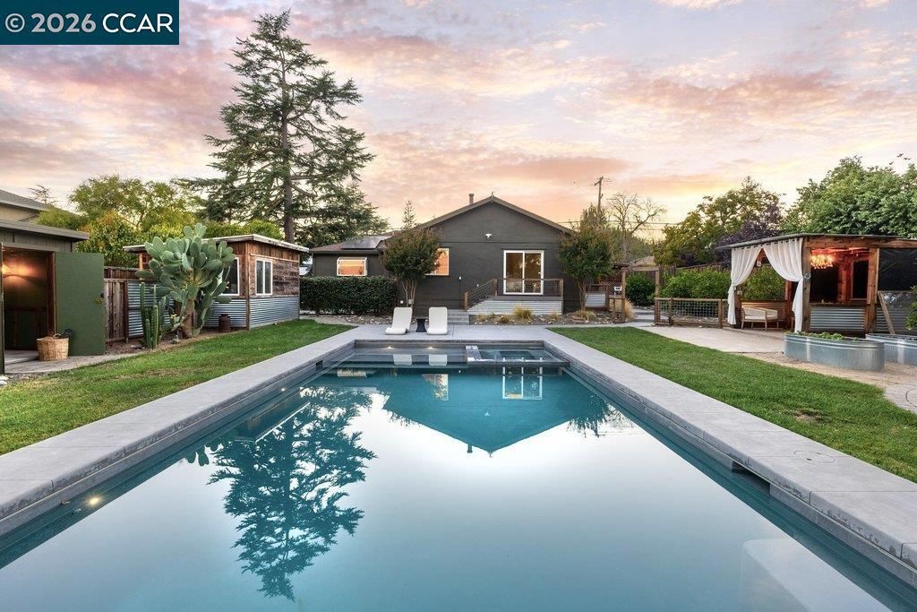 1122 Juanita Dr, Lafayette, CA 94595