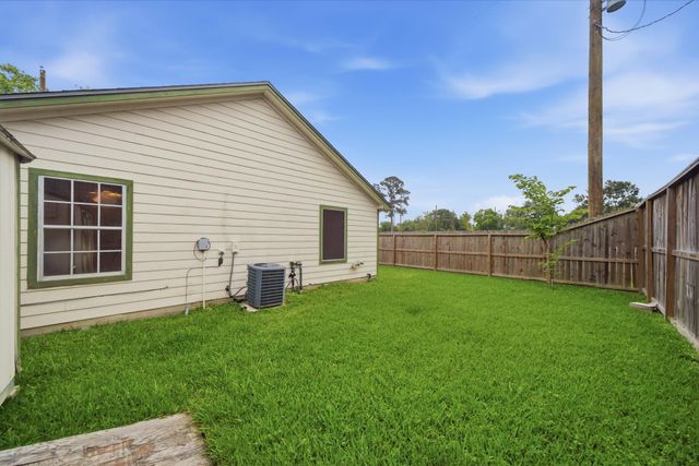 305 Peach Street, Tomball, TX 77375