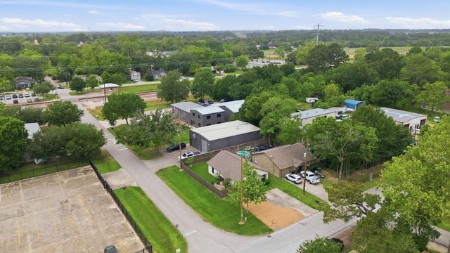 305 Peach Street, Tomball, TX 77375