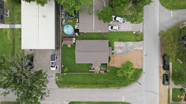 305 Peach Street, Tomball, TX 77375