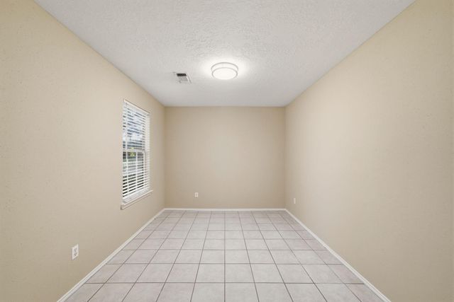 305 Peach Street, Tomball, TX 77375