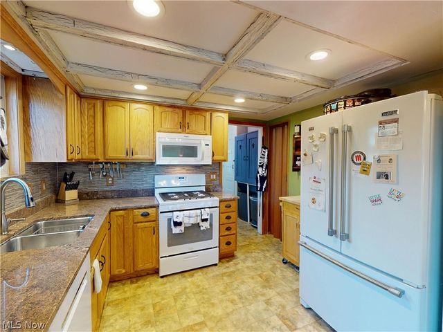 2151 Overbrook Avenue, Lakewood, OH 44107